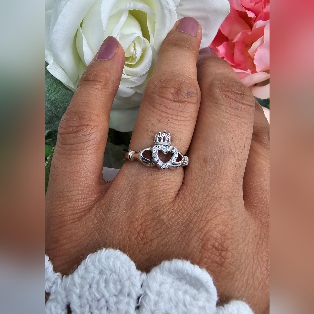 🥰🥰 OPEN HEART CLADDAGH RING - Picture 5 of 8